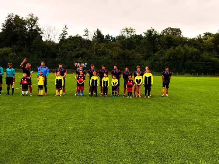 Młodzi z Akademii wyprowadzili seniorów Czcibora Cedynia na boisko. Potem było 4:0!