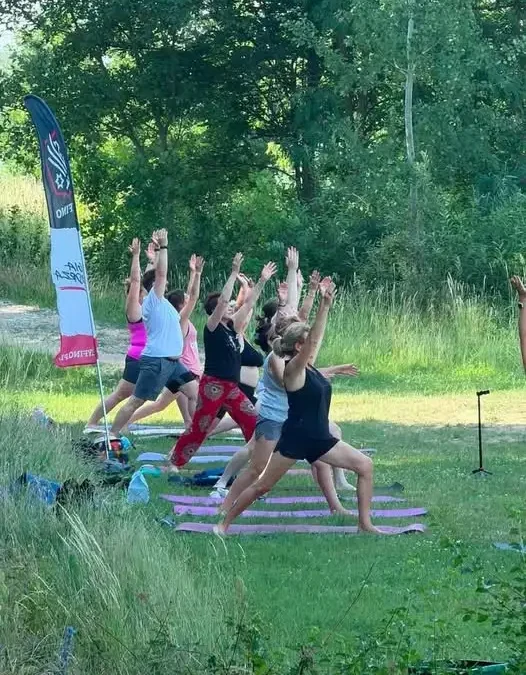 Poranna joga na plaży w Gryfinie – aktywny start dnia