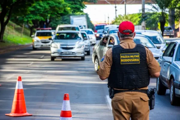 Ostatni weekend wakacji – policja apeluje o ostrożność na drogach
