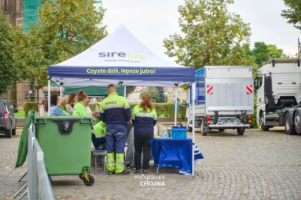 Chojna: Rozsady za elektroodpady i upominki za szkło na Placu Konstytucji 3 Maja