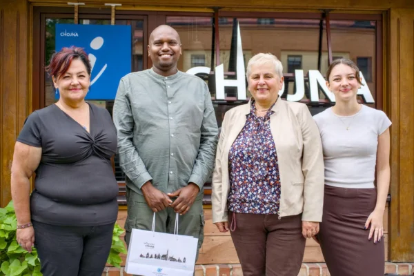 Ks. Simon Kariuki z Kenii gościł w Chojnie. Rozmawiano o studniach w Mertii