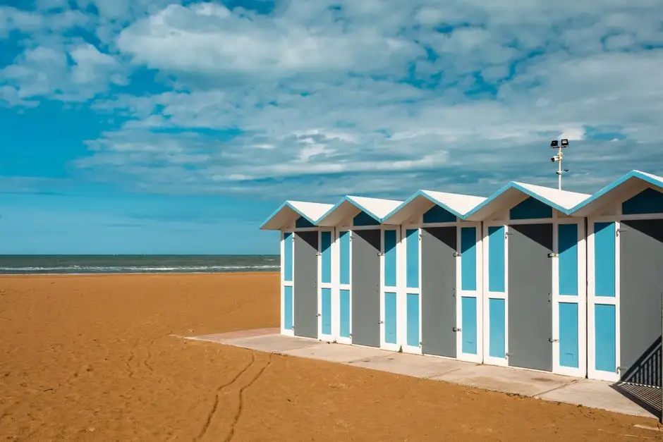 Plaża w Binowie z nową wiatą i przebieralniami dzięki grantowi