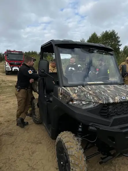 Strażacy z powiatu gryfińskiego szkolili się z jazdy w terenie i testowali pojazdy 4×4