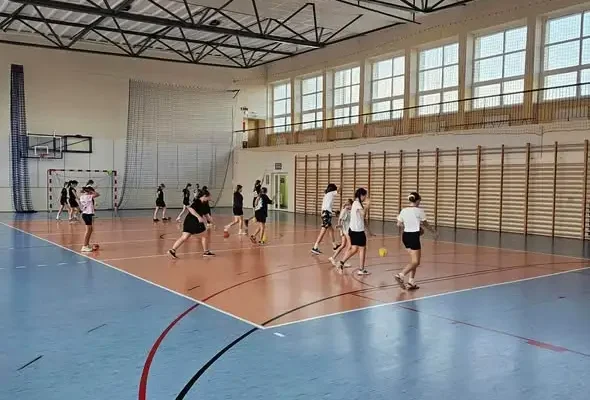 Pierwszy sparing żeńskich drużyn piłkarskich w Cedyni