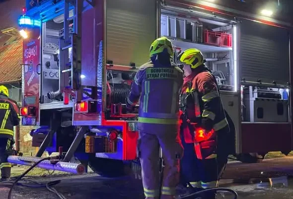 Pożar przewodu kominowego w Chełmie Górnym – akcja strażaków