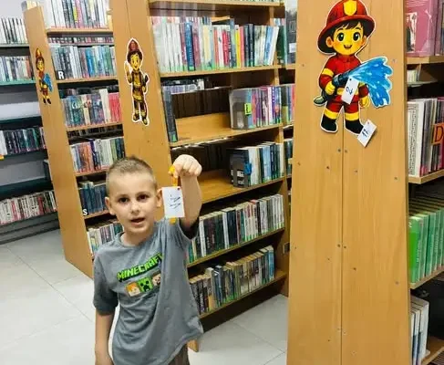 Kreatywna Środa w bibliotece w Widuchowej: magia, zagadki i słodkie nagrody