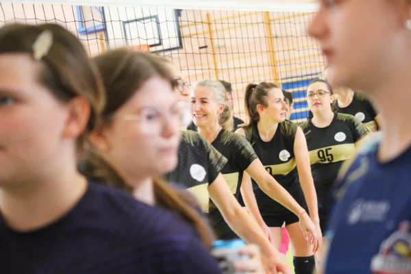 Jesienny siatkarski weekend w Chojnie – turniej „Spadający Liść” zakończony